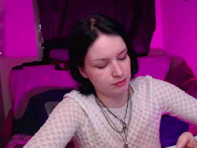 CherryNight666 webcam