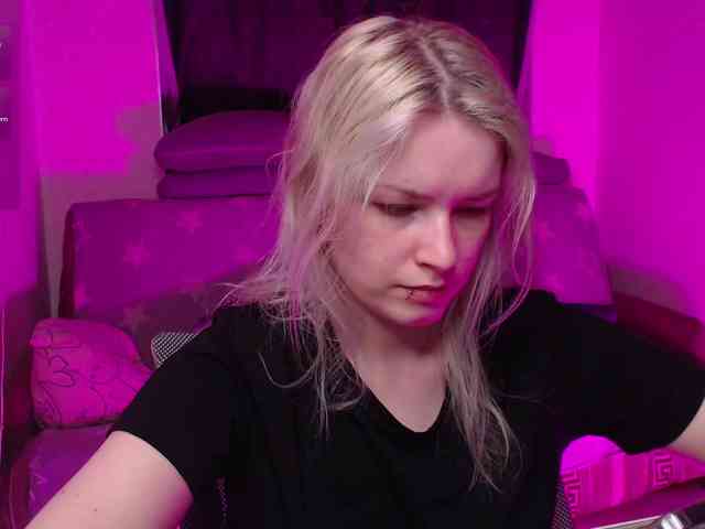 CherryNight666 webcam