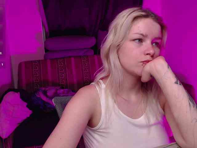 CherryNight666 webcam