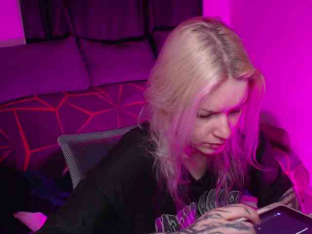 CherryNight666 webcam