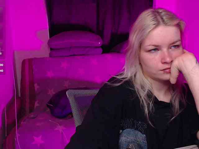 CherryNight666 webcam