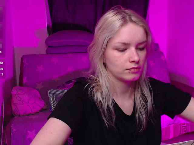 CherryNight666 webcam