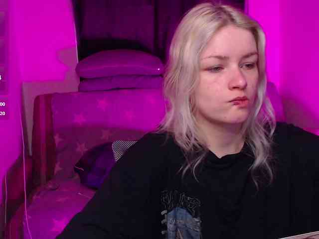 CherryNight666 webcam