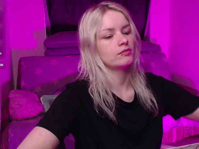CherryNight666 webcam