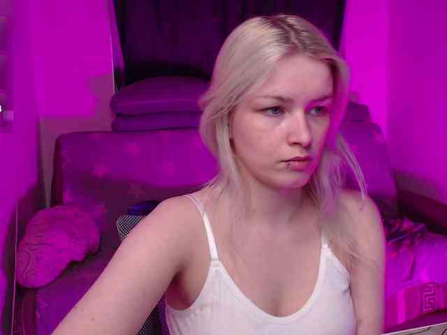 CherryNight666 webcam