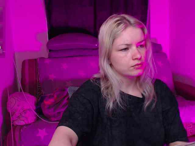 CherryNight666 webcam