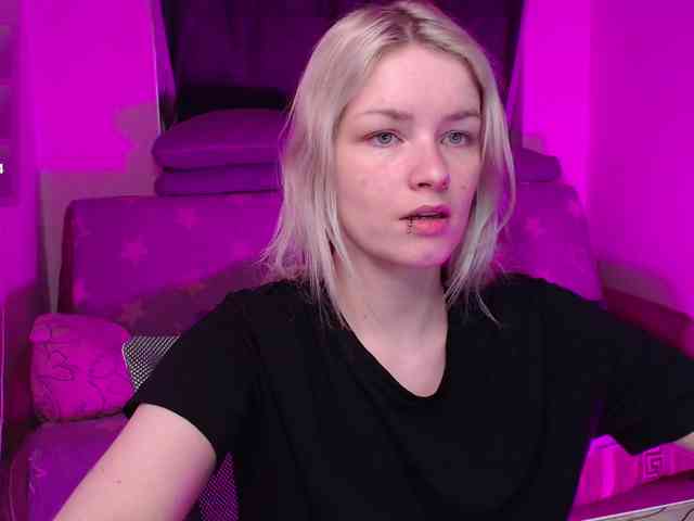 CherryNight666 webcam