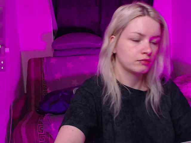 CherryNight666 webcam