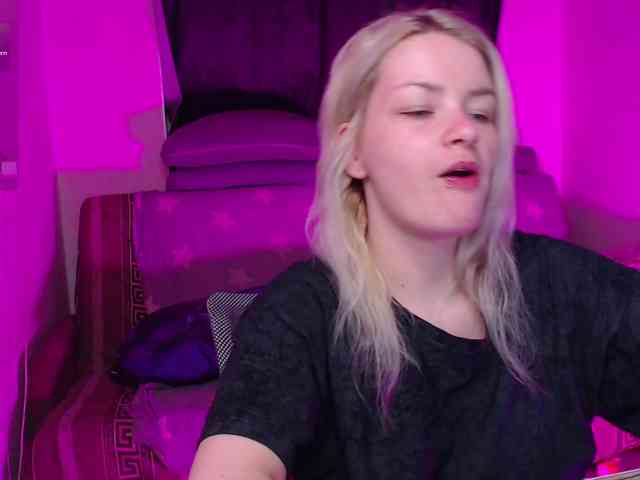 CherryNight666 webcam