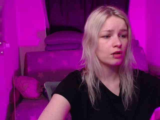 CherryNight666 webcam