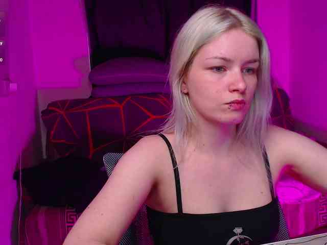 CherryNight666 webcam