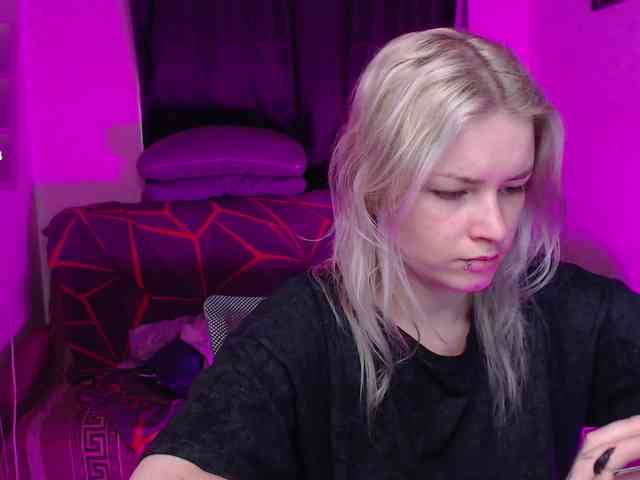 CherryNight666 webcam