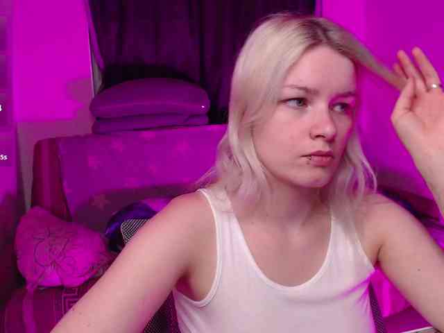 CherryNight666 webcam