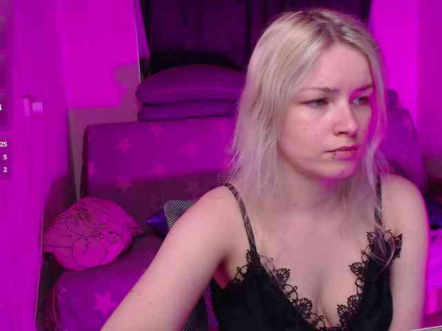 CherryNight666 webcam