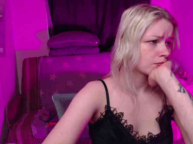 CherryNight666 webcam
