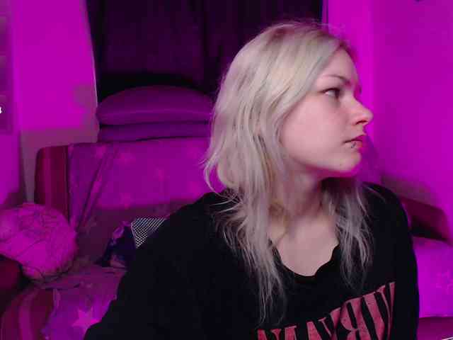 CherryNight666 webcam