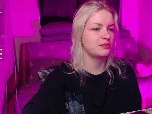 CherryNight666 webcam
