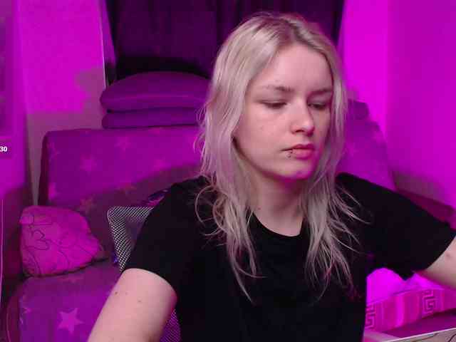 CherryNight666 webcam