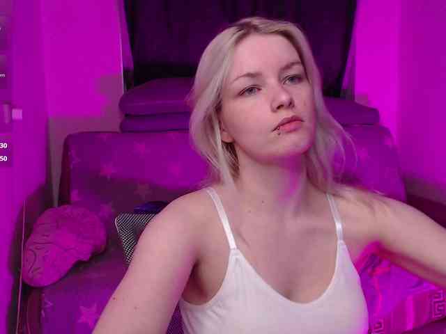 CherryNight666 webcam