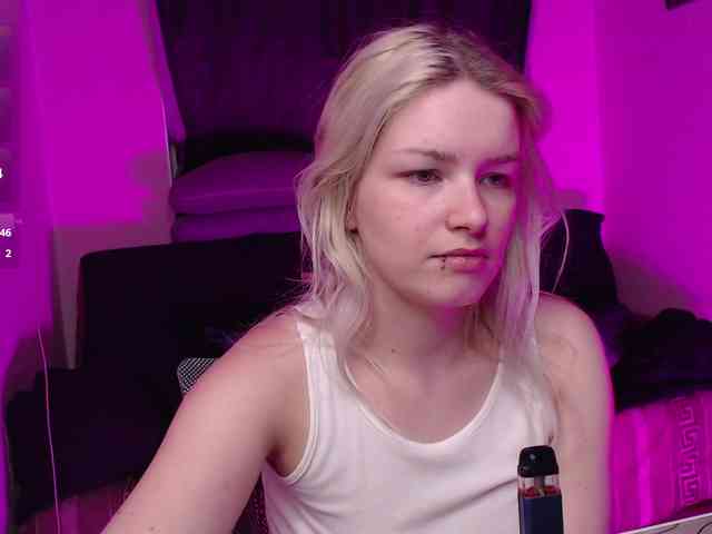 CherryNight666 webcam