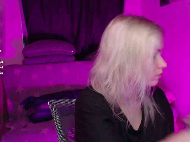 CherryNight666 webcam
