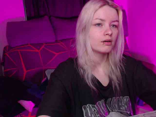 CherryNight666 webcam