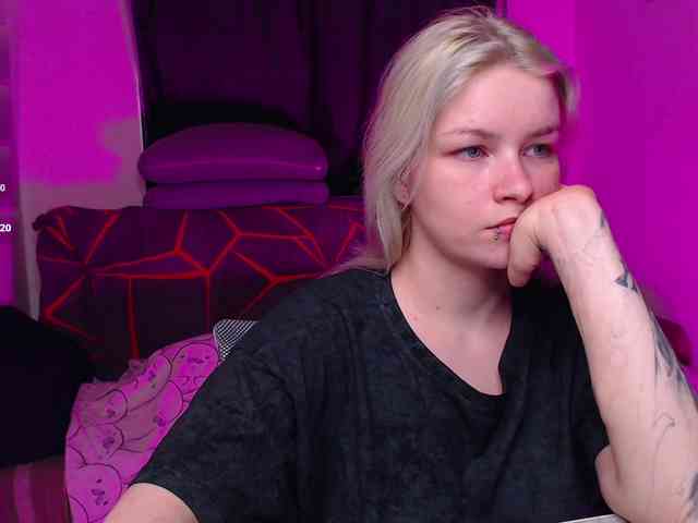 CherryNight666 webcam