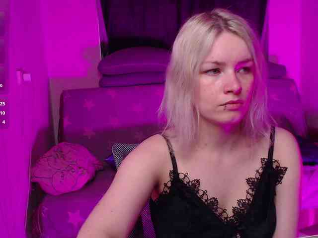 CherryNight666 webcam