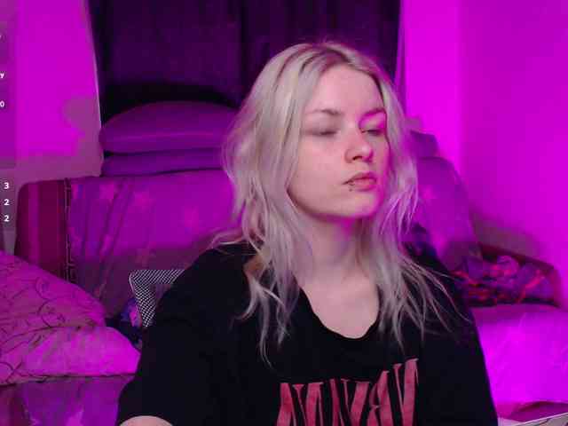 CherryNight666 webcam