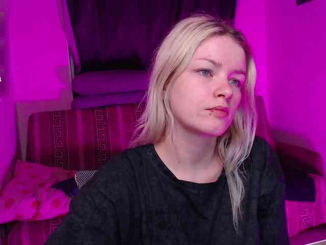 CherryNight666 webcam
