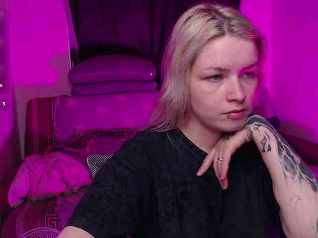 CherryNight666 webcam