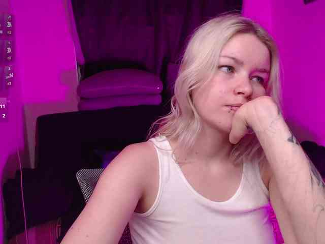 CherryNight666 webcam