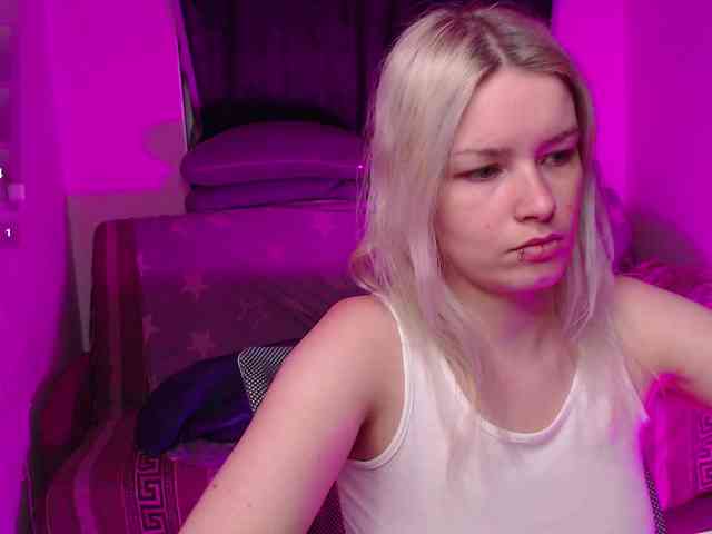 CherryNight666 webcam