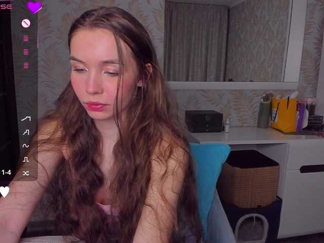 YonaBones's BongaCams show and profile