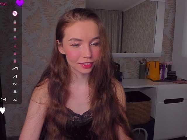 YonaBones's BongaCams show and profile