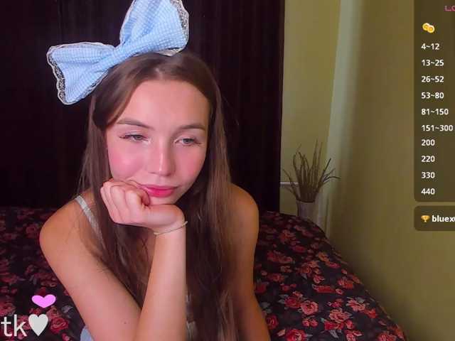 YonaBones live cam on BongaCams