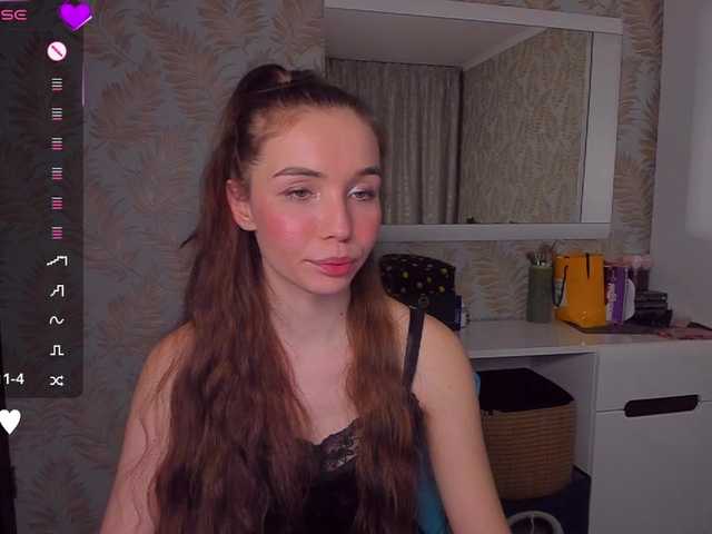 YonaBones's BongaCams show and profile