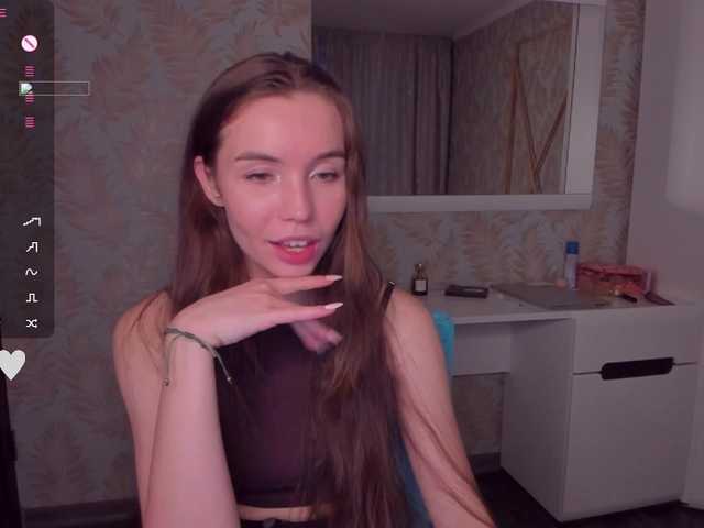 YonaBones live cam