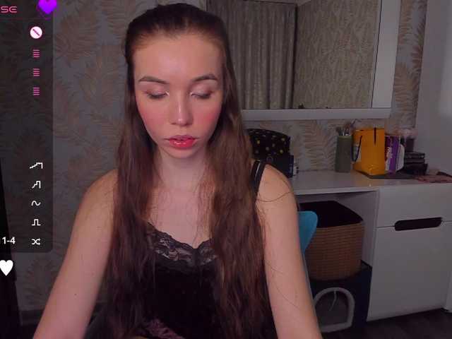 YonaBones's BongaCams show and profile