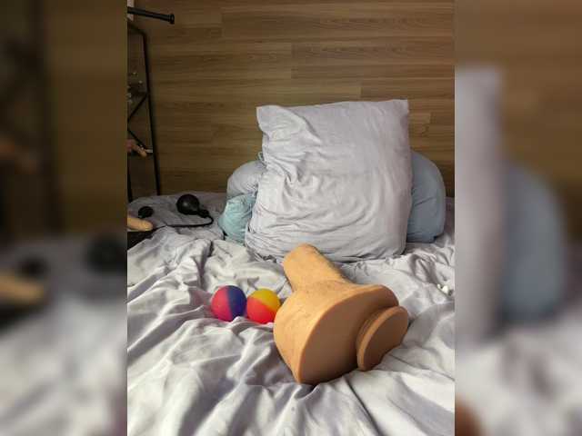le modèle ALISA_PRO_MAX est en webcam porno dans un show sur le site bongacams, il possède les tags suivants: White/Caucasian,Blonde,Shaved