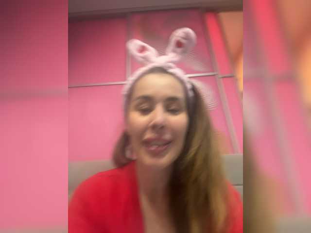ALISAMAKS live cam on BongaCams