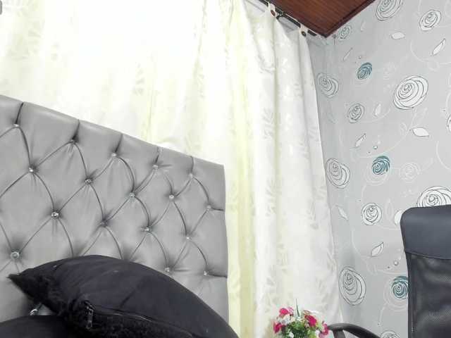 lunaeva23 live cam on BongaCams