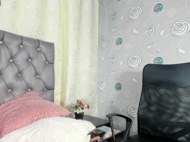 lunaeva23 live cam on BongaCams