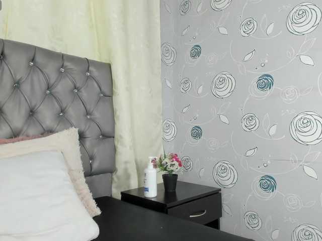 lunaeva23 live cam on BongaCams
