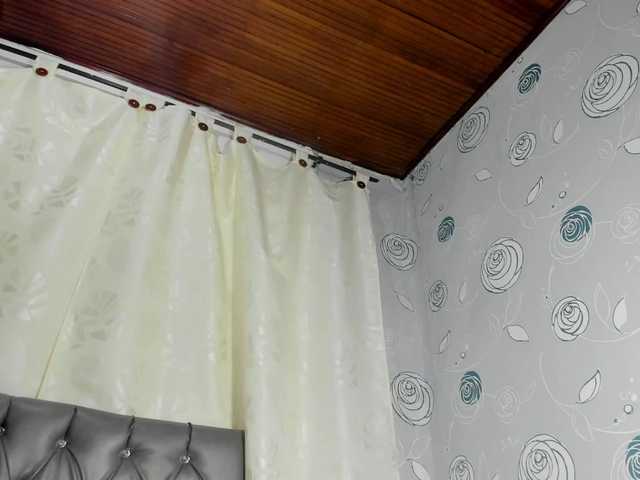 lunaeva23 live cam on BongaCams
