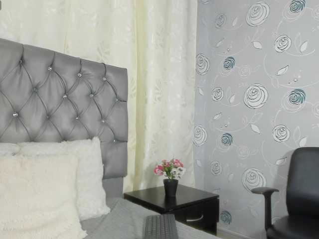lunaeva23 live cam on BongaCams