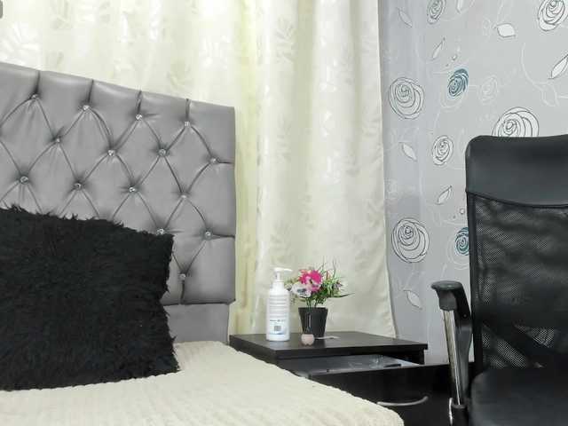lunaeva23 live cam on BongaCams