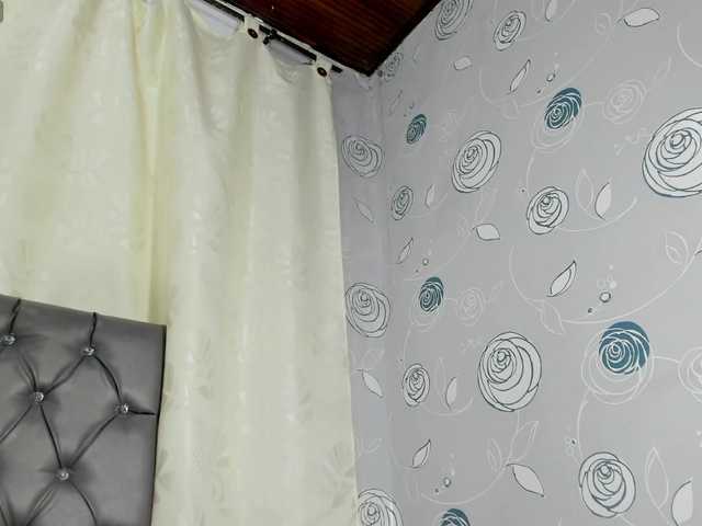 lunaeva23 live cam on BongaCams