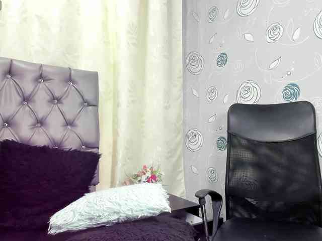 lunaeva23 webcam