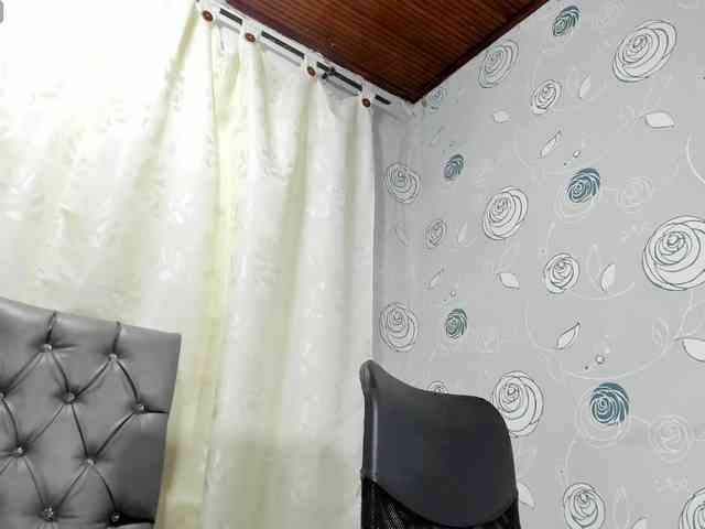 lunaeva23 webcam